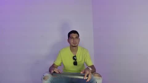 Snapshot of gianluca_silva chatting on October 2025 01:17:01 AM Gianluca Silva online show from October 2025 01:17:01 AM