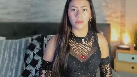 Snapshot of gianna_luna chatting on February 2026 12:05:02 PM Gianna online show from February 2026 12:05:02 PM