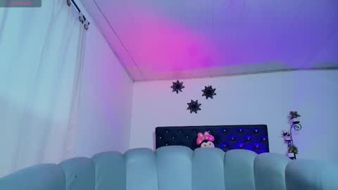 Giana Roberts online show from November 2025 11:36:02 AM