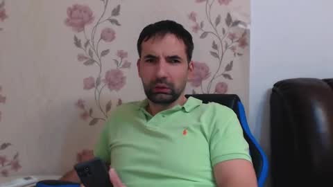 Gianni online show from December 2025 06:25:02 PM