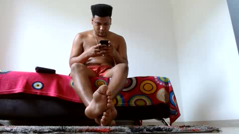 Snapshot of giant_feet chatting on May 2026 04:37:01 PM BOSS online show from May 2026 04:37:01 PM