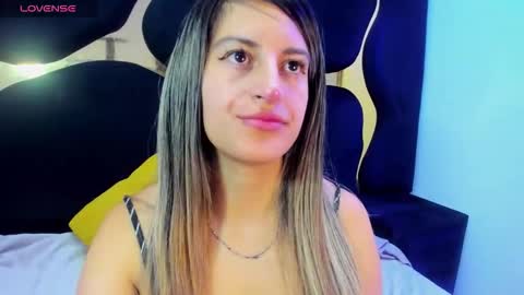 GiaRoussel online show from November 2025 04:42:01 PM