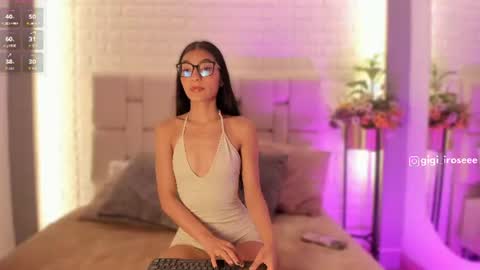 Snapshot of gigi_rosee chatting on August 2026 01:10:02 PM gigi_rosee online show from August 2026 01:10:02 PM