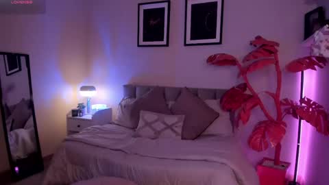 Snapshot of gigi_strawberry chatting on May 2026 05:37:02 AM GIGI online show from May 2026 05:37:02 AM