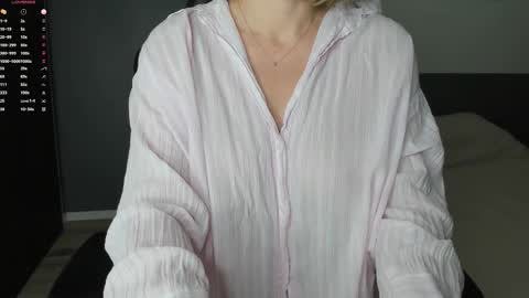 gigihadd online show from September 2025 03:13:02 PM