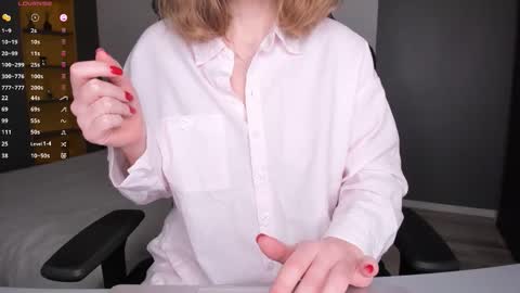 gigihadd online show from February 2026 07:03:02 PM