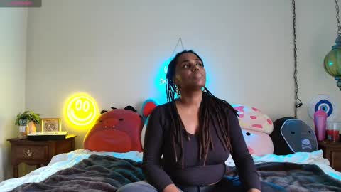 Snapshot of gigimcfee chatting on September 2025 09:18:01 PM G Money online show from September 2025 09:18:01 PM