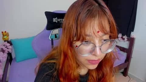 gigimooon online show from October 2025 01:40:01 AM