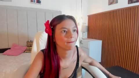 Snapshot of gimenalara chatting on May 2026 01:07:01 PM Gimena online show from May 2026 01:07:01 PM