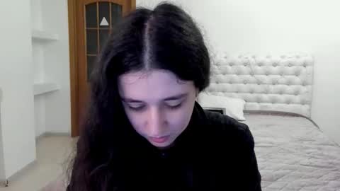 Kate online show from November 2025 08:40:01 AM