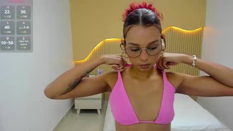 Snapshot of ginamorelo chatting on June 2026 08:03:01 PM G I A N A online show from June 2026 08:03:01 PM