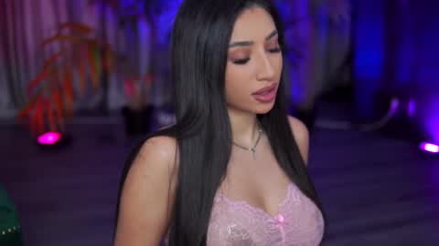 Gina online show from October 2025 07:01:02 PM