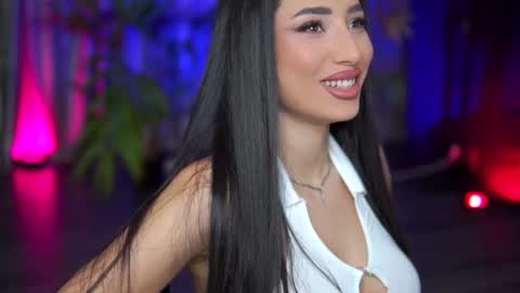 Gina online show from October 2025 06:52:01 PM