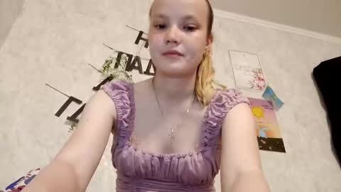 Snapshot of ginger_anna_est chatting on May 2026 05:53:01 PM Ginger Anna online show from May 2026 05:53:01 PM