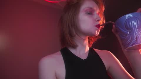        im expecting 350 thumbs up on my altar   online show from September 2025 10:10:02 PM