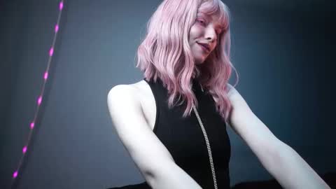 Snapshot of ginger_hugs chatting on February 2026 10:19:02 PM im expecting 350 thumbs up on my altar online show from February 2026 10:19:02 PM