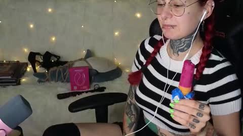 Ginger online show from October 2025 11:01:02 PM