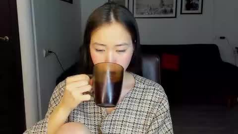 Ginny online show from February 2025 07:38:02 PM