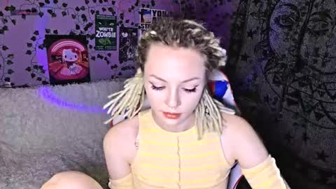 Ginny online show from September 2025 09:04:02 PM