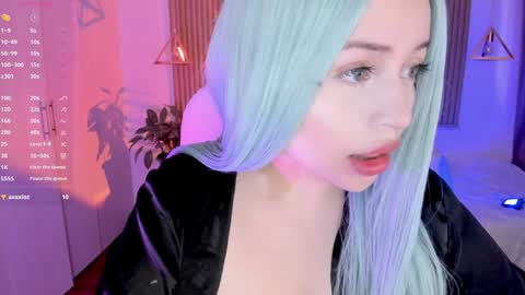 Kendall online show from December 2024 12:55:02 PM