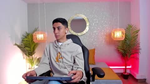 Snapshot of gio_carangi chatting on May 2026 02:49:01 AM Gio Carangi online show from May 2026 02:49:01 AM
