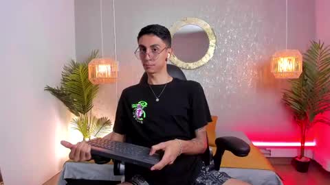 Snapshot of gio_carangi chatting on May 2026 03:04:02 AM Gio Carangi online show from May 2026 03:04:02 AM