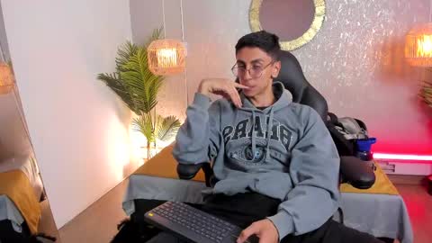 Snapshot of gio_carangi chatting on May 2026 04:07:02 AM Gio Carangi online show from May 2026 04:07:02 AM