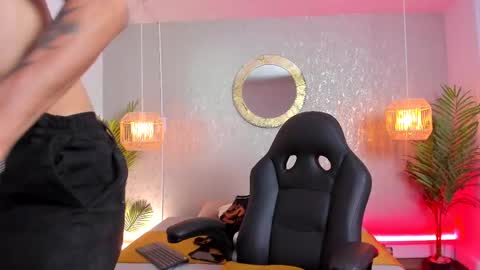 Snapshot of gio_carangi chatting on May 2026 02:39:01 AM Gio Carangi online show from May 2026 02:39:01 AM