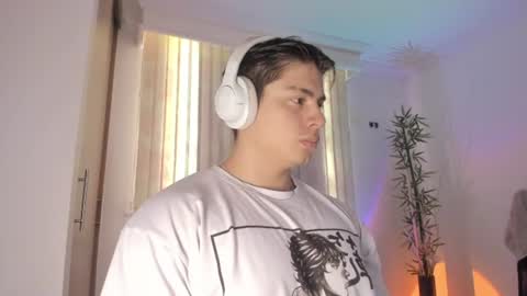 Snapshot of gio_russo chatting on July 2026 04:22:01 PM GioRusso online show from July 2026 04:22:01 PM