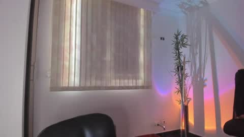 Snapshot of gio_russo chatting on August 2026 10:01:02 PM GioRusso online show from August 2026 10:01:02 PM