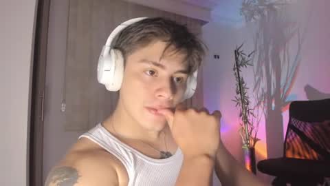 Snapshot of gio_russo chatting on August 2026 01:40:02 AM GioRusso online show from August 2026 01:40:02 AM