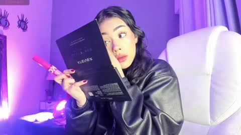 Giovanna  online show from October 2025 05:27:02 AM