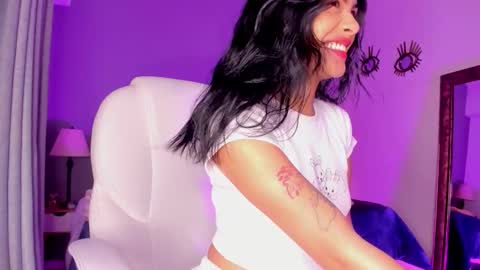 Giovanna  online show from November 2025 05:43:01 AM