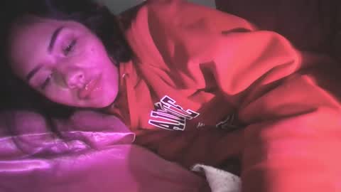 giovanna_oliveria online show from January 2026 10:13:02 PM