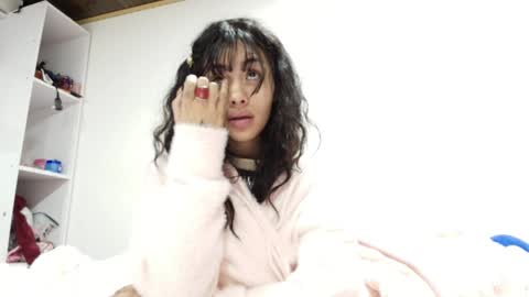 giovanna_oliveria online show from April 2026 07:00:02 AM