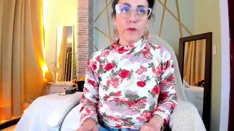 Girasol Walton online show from January 2025 07:01:02 PM