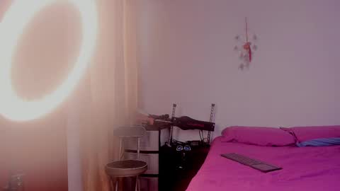 Girasol Walton online show from February 2025 01:00:02 PM