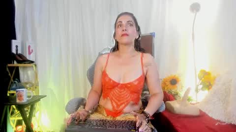 Girasol Walton online show from April 2026 01:41:01 PM