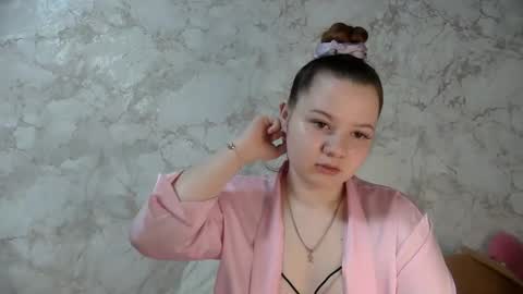 girl_cute07 online show from April 2026 05:30:02 PM