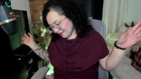 girl_inline online show from December 2025 12:27:01 AM