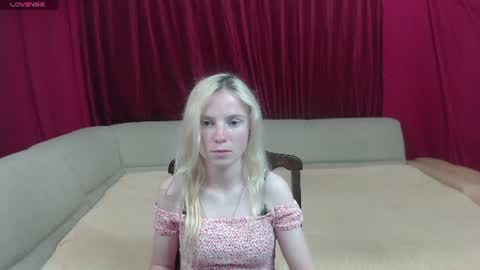 Snapshot of girl_summer97 chatting on June 2026 01:15:01 PM Katia online show from June 2026 01:15:01 PM