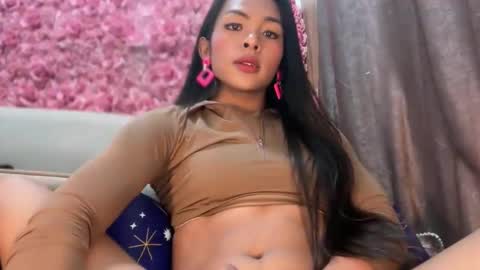 queen ronna online show from September 2025 03:46:02 PM