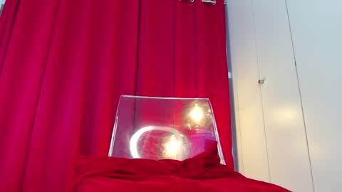 Snapshot of girlnextd00r_ chatting on December 2024 12:38:02 PM Hanna online show from December 2024 12:38:02 PM