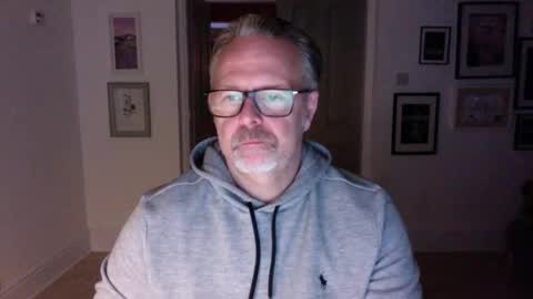 Snapshot of girlsandbikes chatting on March 2026 12:21:01 AM girlsandbikes online show from March 2026 12:21:01 AM