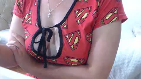 Victoria online show from December 2025 06:15:01 PM