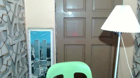 Snapshot of girlwhobelieveinmagic chatting on January 2025 06:24:02 AM Callmenor online show from January 2025 06:24:02 AM