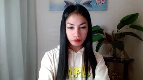 Snapshot of girlwhobelieveinmagic chatting on March 2025 06:45:01 PM Callmenor online show from March 2025 06:45:01 PM