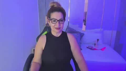 Snapshot of gisela27 chatting on May 2026 12:57:02 PM Gisella online show from May 2026 12:57:02 PM