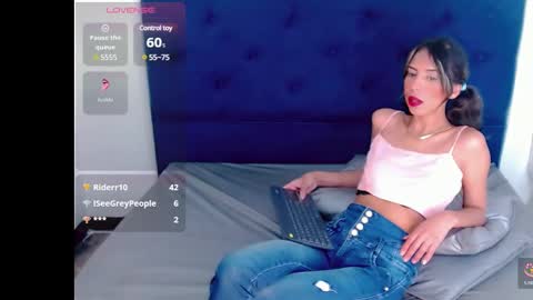 Snapshot of gisele_fox chatting on January 2025 04:44:02 AM Gisel online show from January 2025 04:44:02 AM