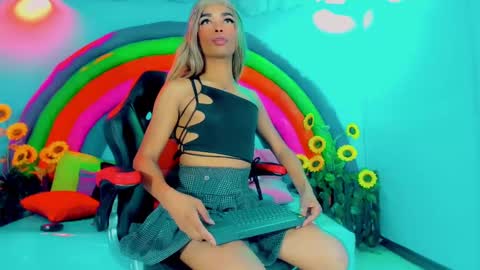 Snapshot of gisele_fox chatting on January 2025 09:04:02 PM Gisel online show from January 2025 09:04:02 PM